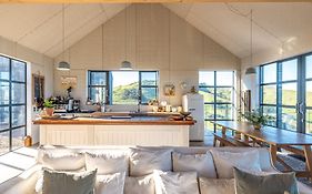 Loft & Workroom, Woodside Bay - Be My Guest Waiheke